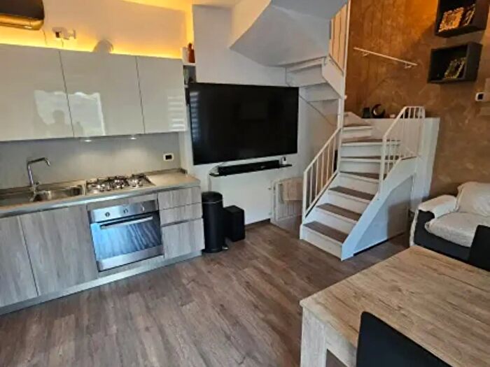 Casa bilocale in vendita in Via Gabbio, Casale Corte Cerro