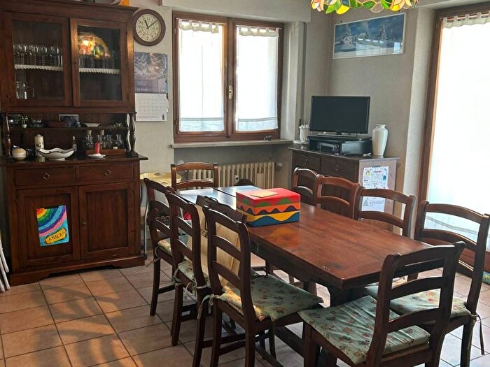 Appartamento quadrilocale in affitto in Via Circonvallazione, Centro, Courmayeur