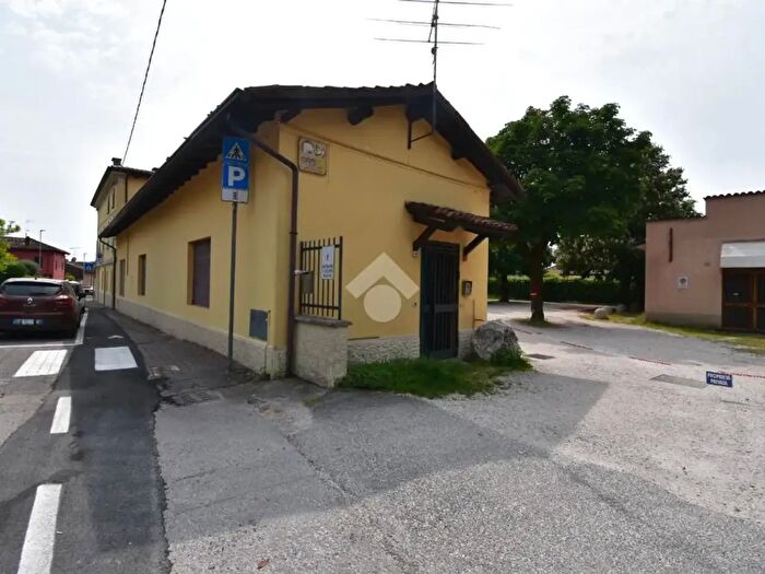 Appartamento bilocale in vendita in Via Martini, Castiglione Delle Stiviere