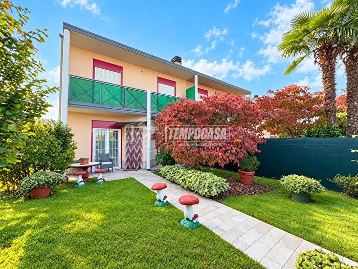 Casa quadrilocale in vendita in Via Carlo Cattaneo, Olgiate Comasco