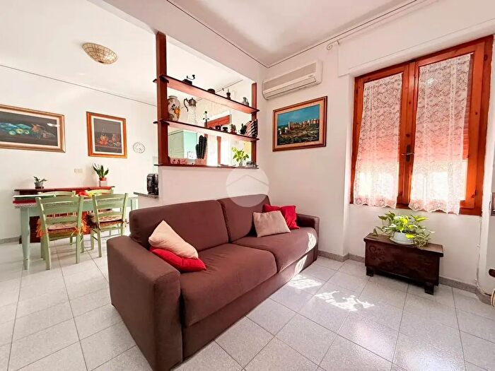 Appartamento trilocale in vendita in Via Benvenuto Cellini, Alghero