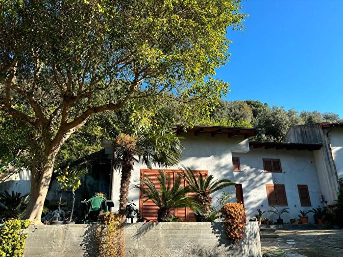 Casa quadrilocale in affitto in Località Fontanelle, Savoca