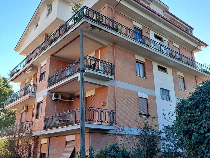 Appartamento trilocale in vendita in Via N Paganini, Guidonia Montecelio