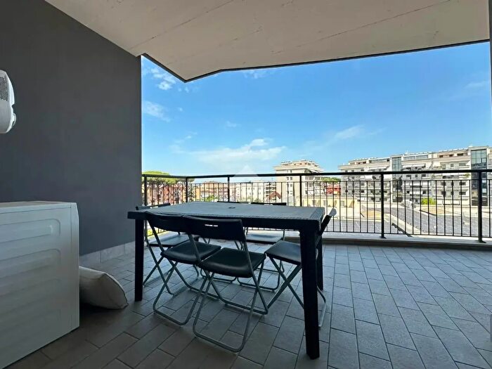 Appartamento trilocale in affitto in Via del Nebbiolo, Roma