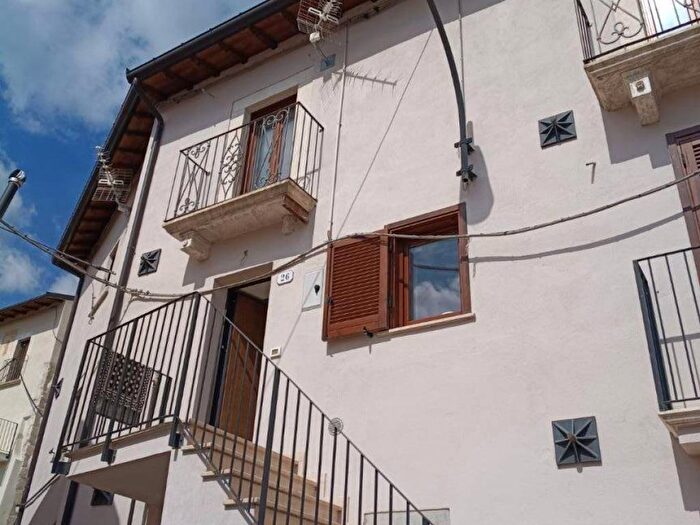 Casa trilocale in affitto in Via Santa Giusta, SantElia Bazzano, LAquila