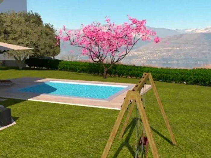 Casa quadrilocale in vendita in Via Perlino, Colico