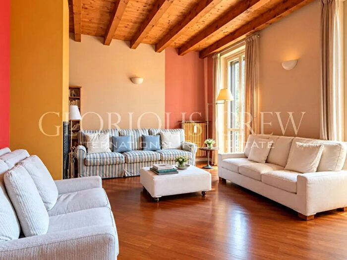 Appartamento con 5 locali in vendita in Viale Francesco Restelli, Milano