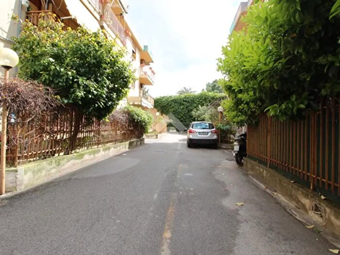 Appartamento quadrilocale in vendita in Via Felix Mendelssohn, Palermo