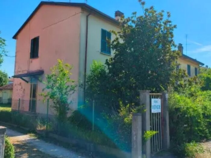 Appartamento quadrilocale in vendita in Via Nullo Baldini, Lugo