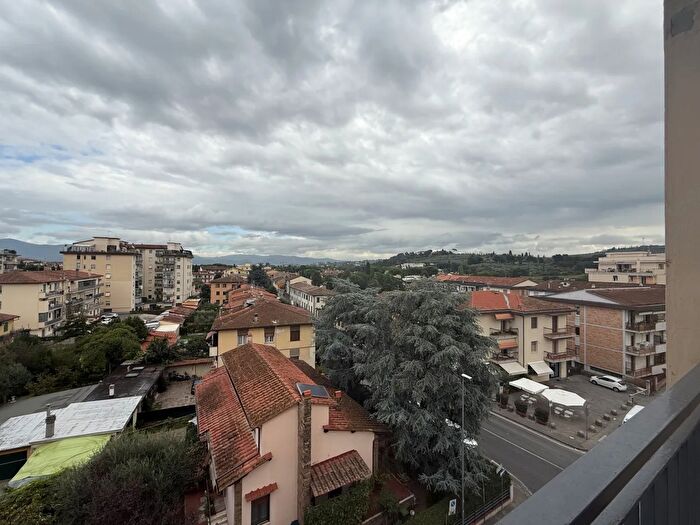 Appartamento trilocale in vendita in Via delle Cascine, Scandicci