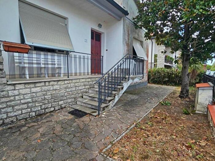 Casa con 6 locali in affitto in Via Leonardo Da Vinci, Vicarello, Collesalvetti