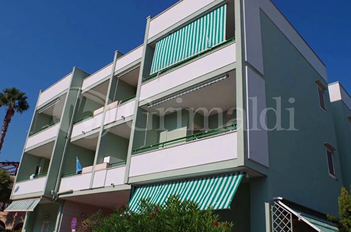 Appartamento trilocale in vendita in Via della Chiesa, Gallipoli