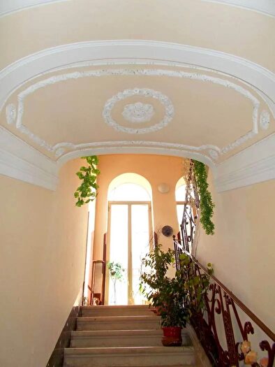 Casa con 8 locali in vendita in San Felice A Cancello