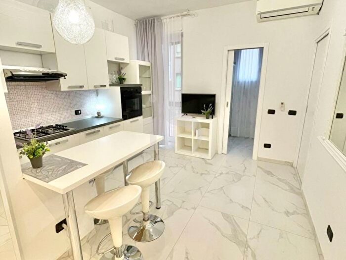 Appartamento bilocale in affitto in VIA ROGOREDO, Santa Giulia, Milano