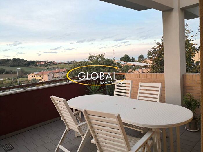 Appartamento trilocale in affitto in via giulio bombi, Torrette, Ancona
