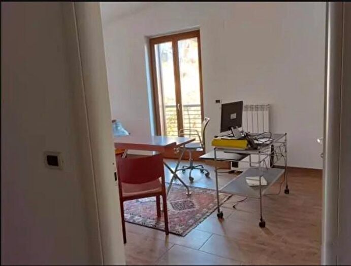 Appartamento quadrilocale in vendita in Via Guglielmo Marconi, Quadri