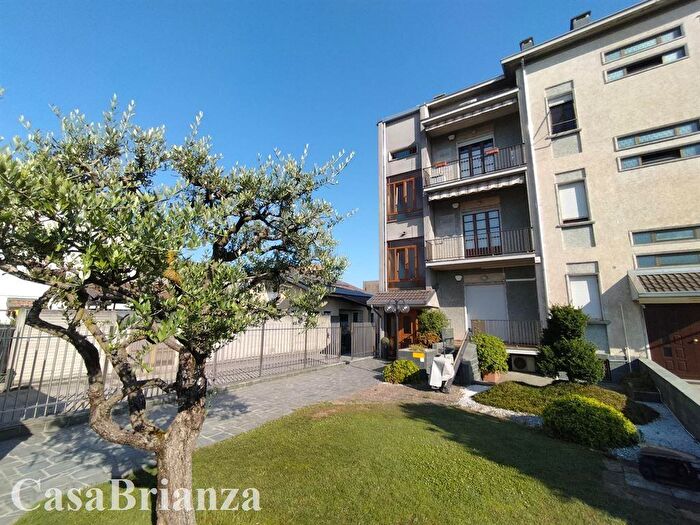 Casa trilocale in vendita in Macherio