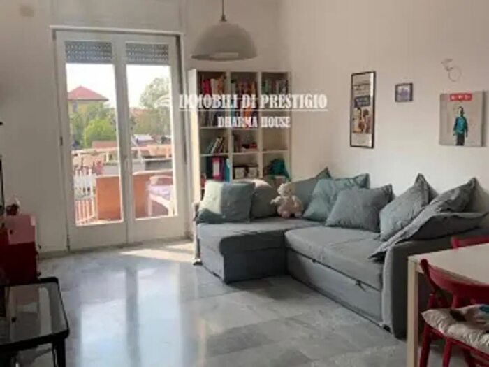Appartamento trilocale in affitto in Via Francesco Nullo, Milano