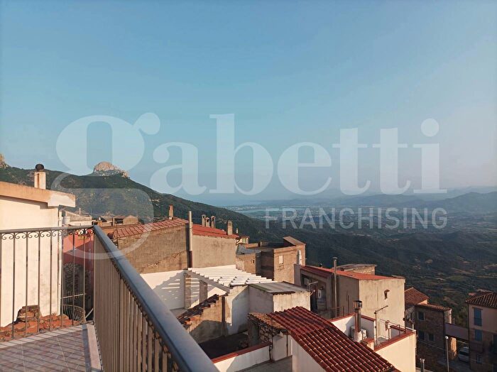 Casa con 5 locali in vendita in Via Roma, Baunei