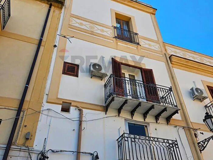 Casa con 5 locali in vendita in Piazza Vittorio Emanuele, Bagheria