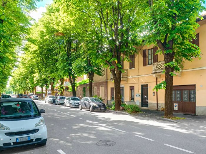 Casa con 5 locali in vendita in Via Varese, Busto Arsizio