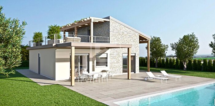 Casa con 6 locali in vendita in Via San Pietro, Desenzano Del Garda