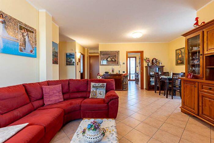 Appartamento con 6 locali in vendita in Via Italo Calvino, Montopoli In Val DArno