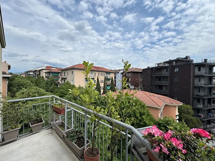 Appartamento trilocale in vendita in Via XXIV Maggio, Verona