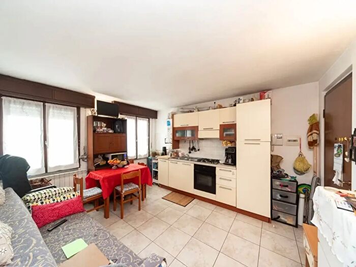 Appartamento trilocale in vendita in Via Dalmazia, Cesano Maderno