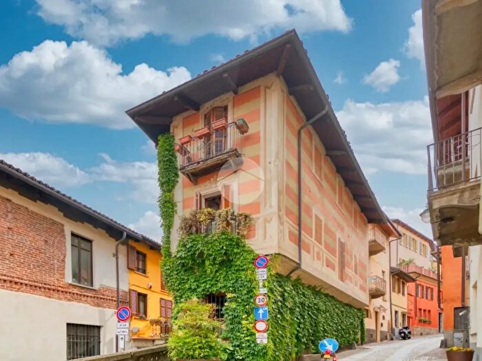 Appartamento quadrilocale in vendita in Via al Castello, Rivoli