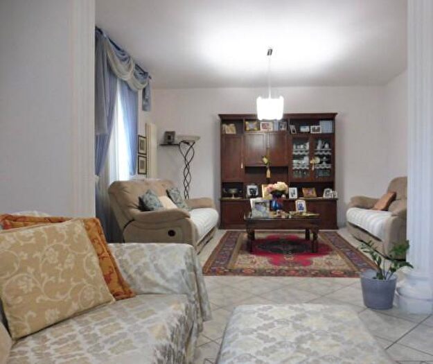 Casa con 6 locali in vendita in Via di Bonistallo, Empoli