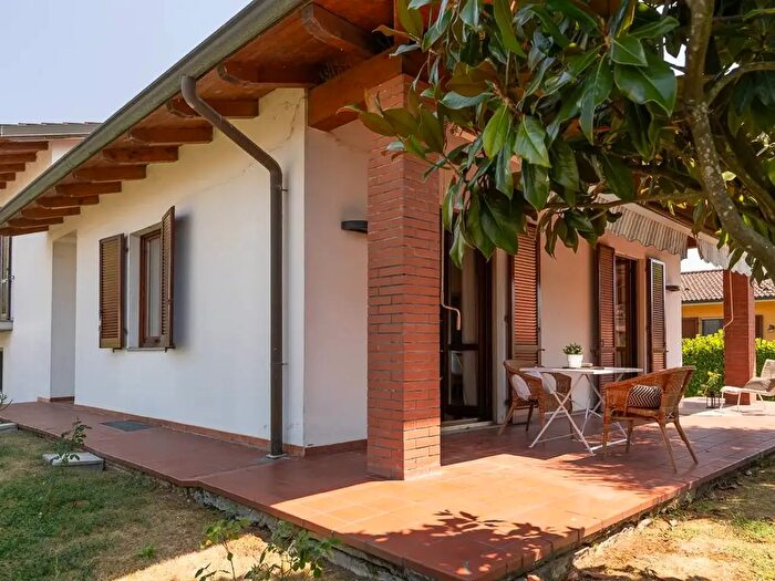 Casa trilocale in vendita in Strada Tre Noci, Casteggio