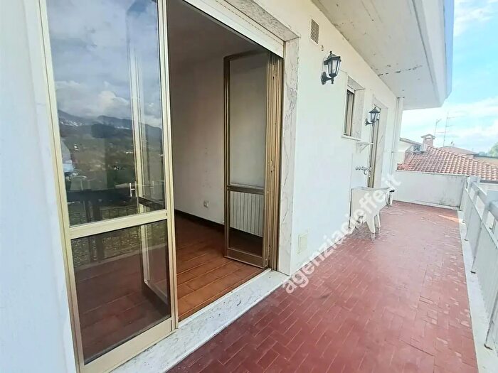 Appartamento trilocale in vendita in Massa