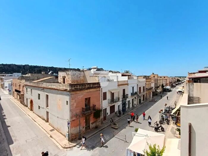 Appartamento con 6 locali in vendita in Via Savoia, San Vito Lo Capo