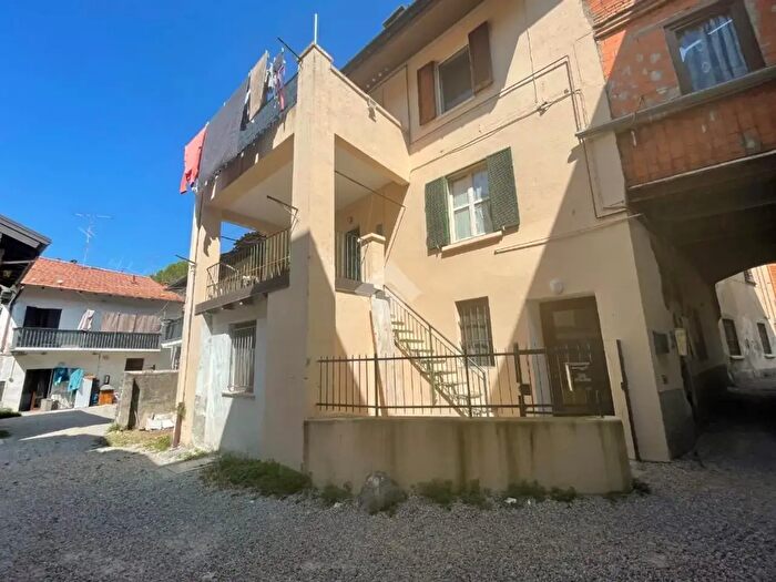Appartamento bilocale in vendita in Via Martinelli Foscarini, Arcisate