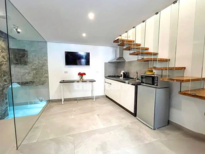 Appartamento monolocale in vendita in Via Albania, Siracusa