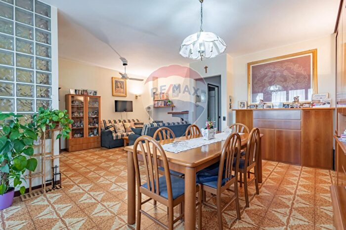 Casa trilocale in vendita in Via Rossini, Carnate