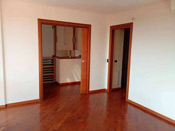 Appartamento trilocale in vendita in Viale Brianza, Varedo