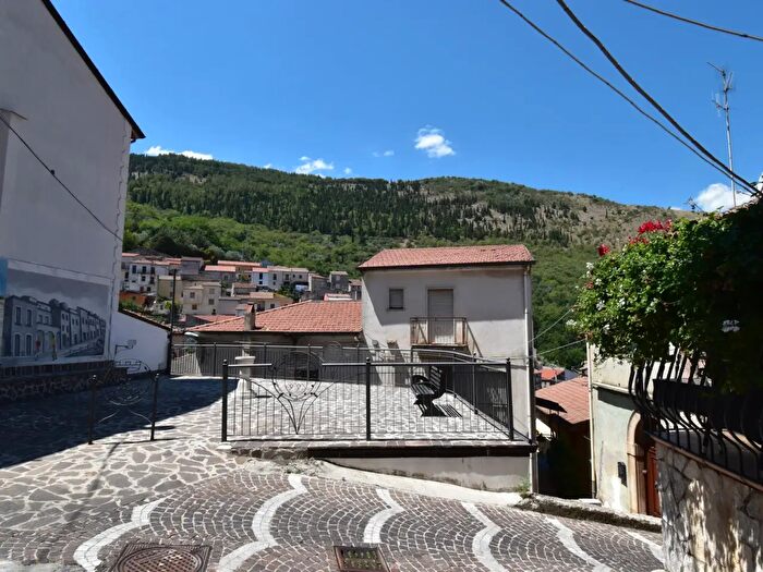 Casa trilocale in vendita in Via Toscano, Sassano