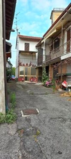 Casa quadrilocale in vendita in Confienza