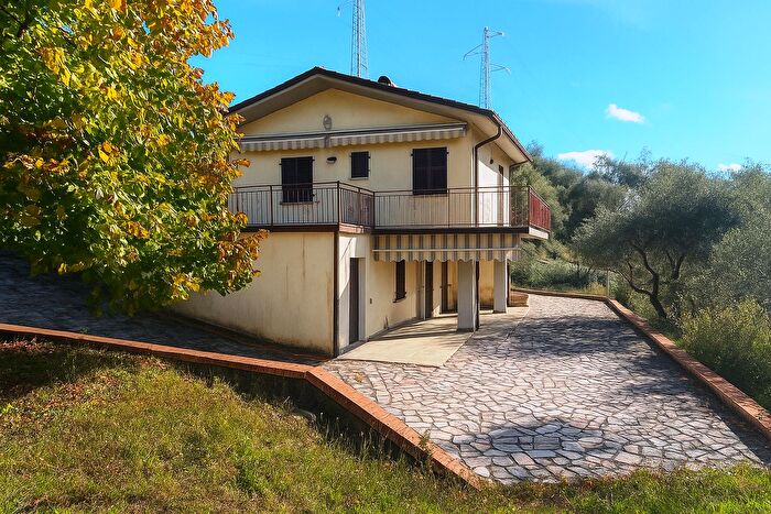 Casa con 7 locali in vendita in Via Ghigliolo Alto, Sarzana