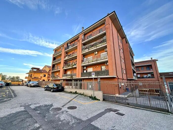 Appartamento trilocale in vendita in Via delle Magnolie, Bracciano