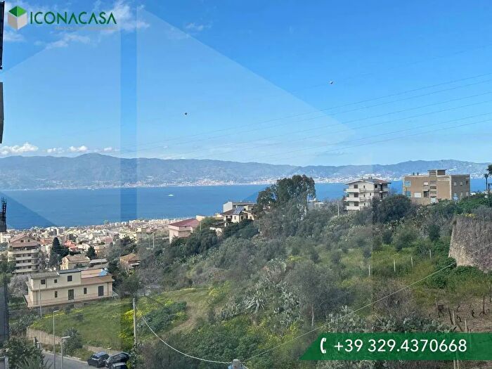 Appartamento trilocale in vendita in Via Eremo Pietrastorta, Reggio Calabria