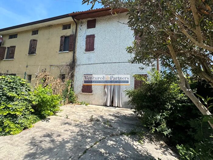 Casa con 10 locali in vendita in Via della Battaglia, Cavriana