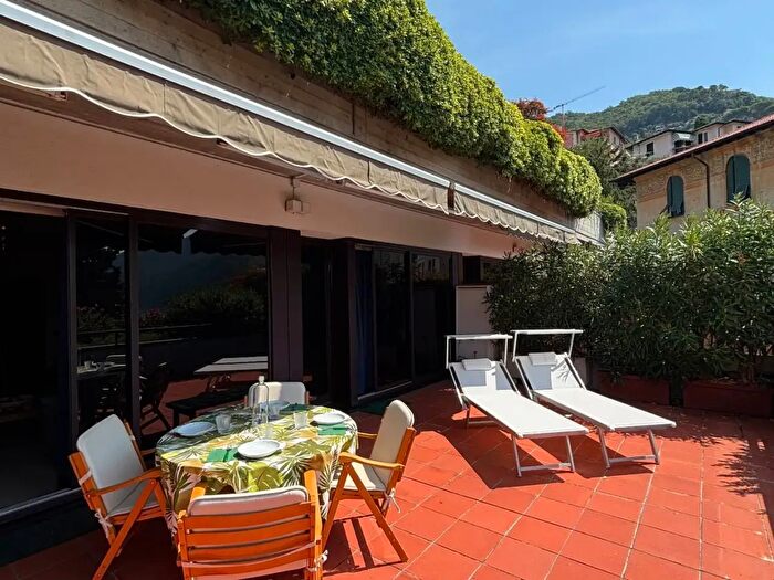 Appartamento quadrilocale in vendita in Corso Mazzini, Camogli