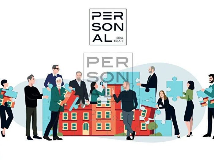 Appartamento con 8 locali in vendita in Predaia