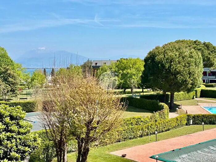 Appartamento bilocale in vendita in Via Padre Annibale Maria di Francia, Desenzano Del Garda