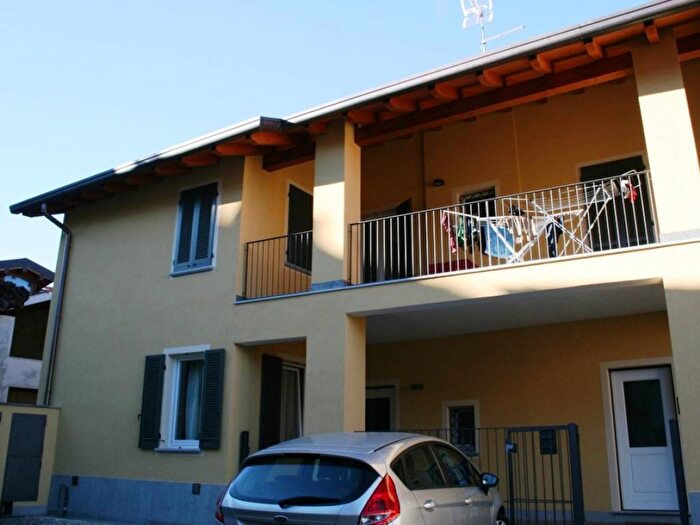 Appartamento trilocale in affitto in Via Febbraio, Centro, Sumirago