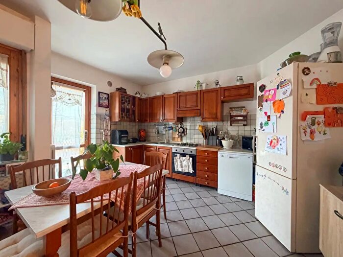 Casa quadrilocale in vendita in Ancona