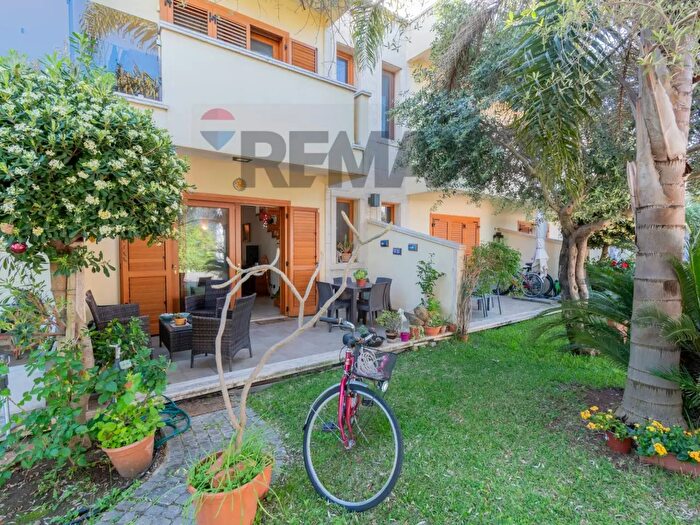 Casa quadrilocale in vendita in Via Telemaco, Palermo